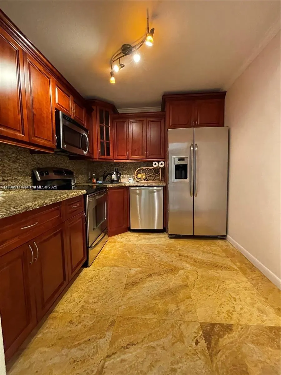 600 Three Islands Blvd, #1814