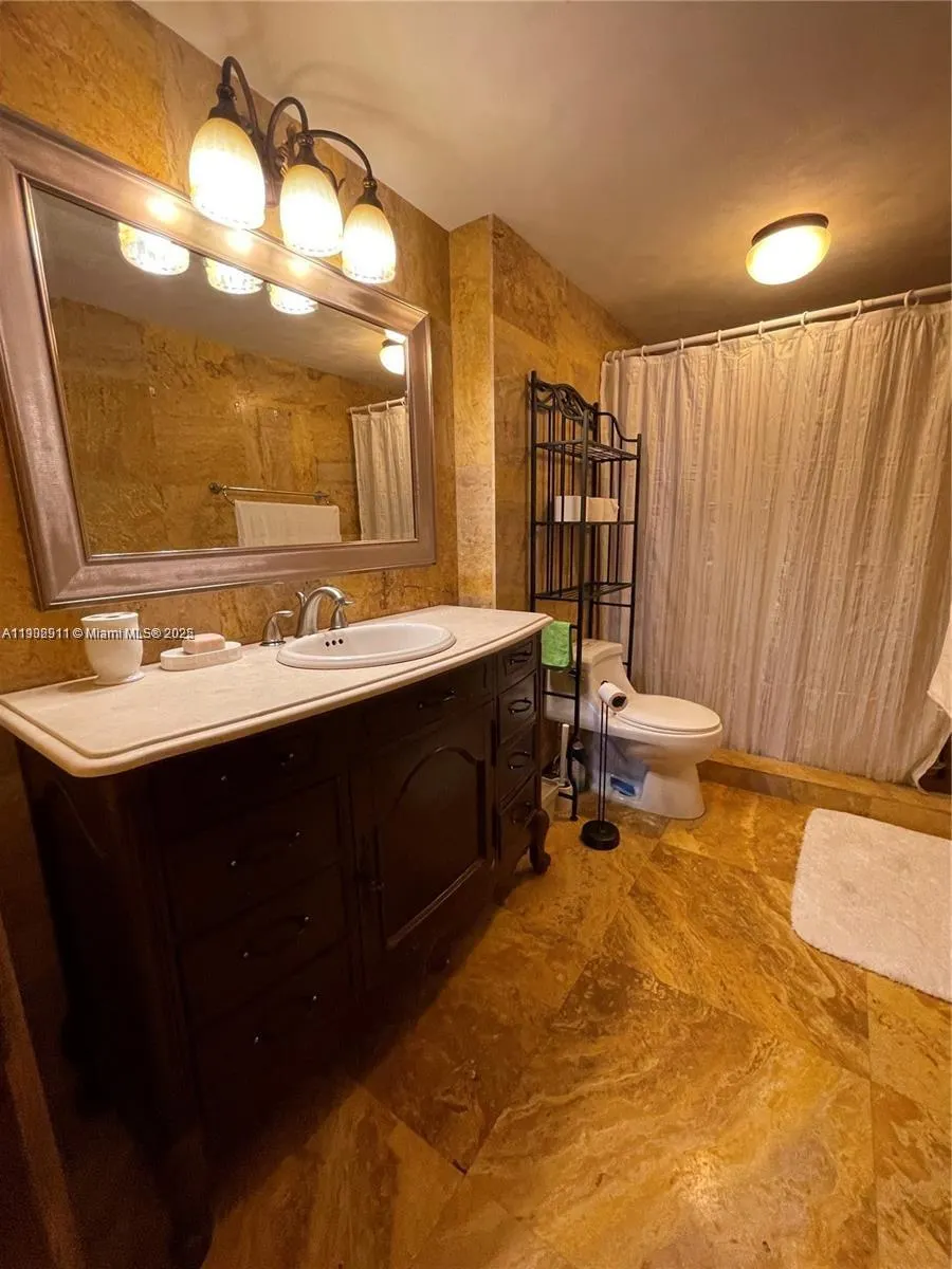 600 Three Islands Blvd, #1814