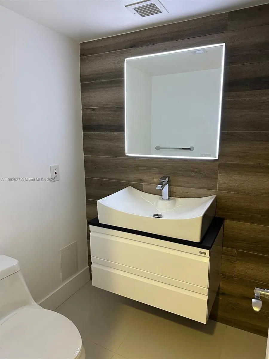 2801 NE 183rd St, #1909W