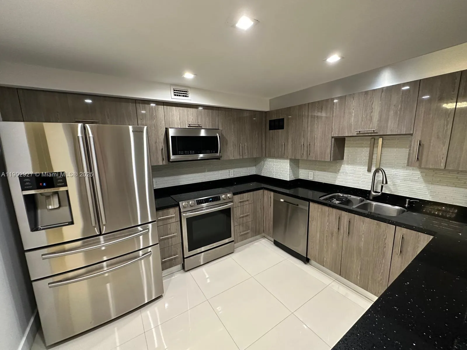 2801 NE 183rd St, #1909W