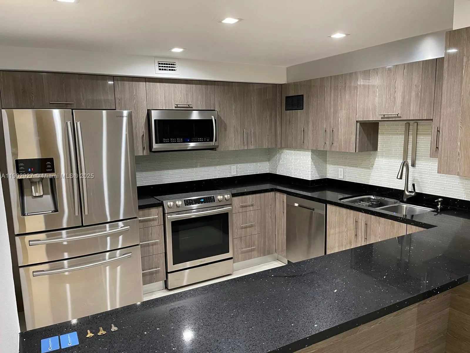 2801 NE 183rd St, #1909W