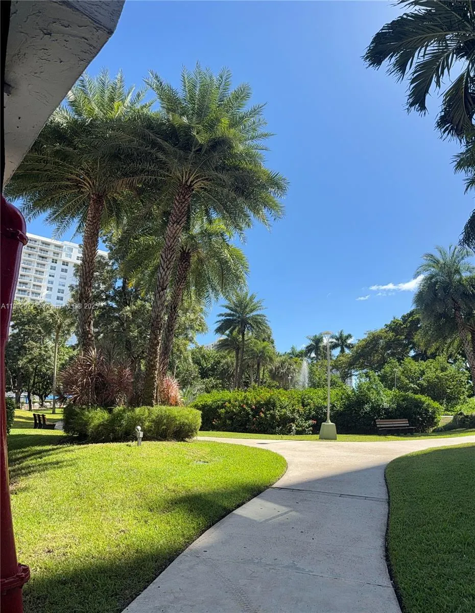 2801 NE 183rd St, #1909W