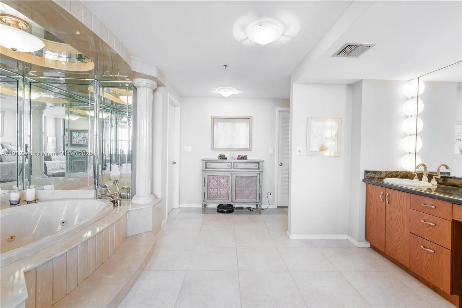 300 Three Islands Blvd, #PH2A