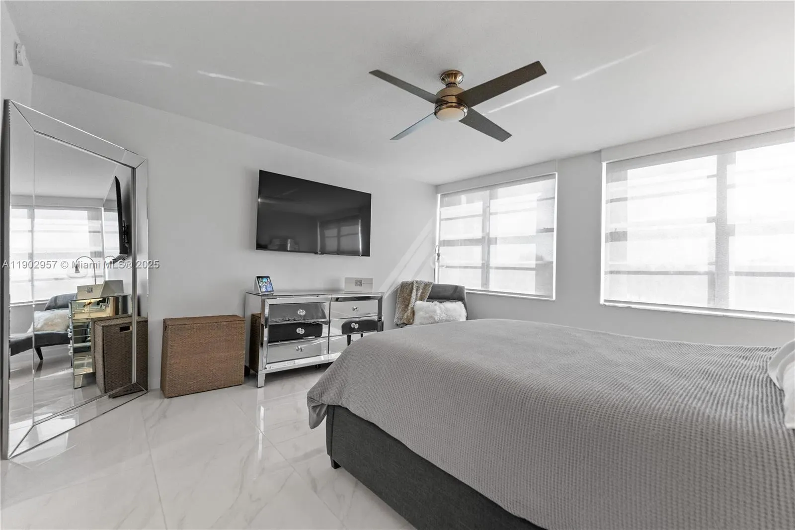 5660 Collins Ave, #2A