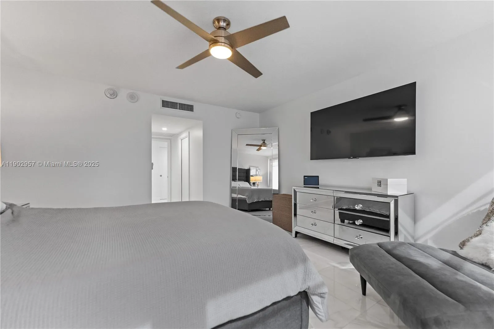 5660 Collins Ave, #2A