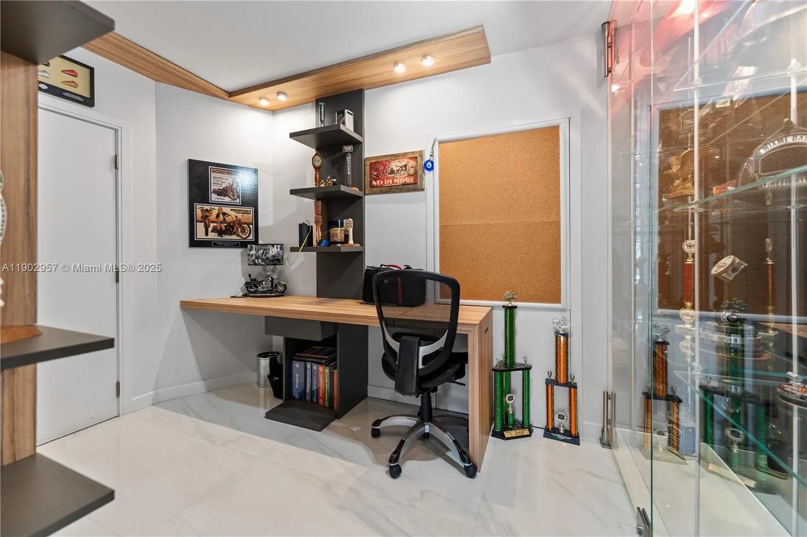 5660 Collins Ave, #2A