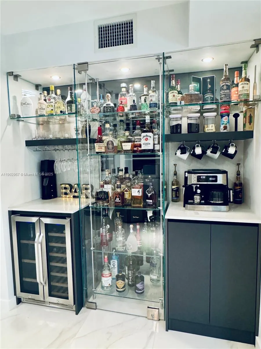 5660 Collins Ave, #2A