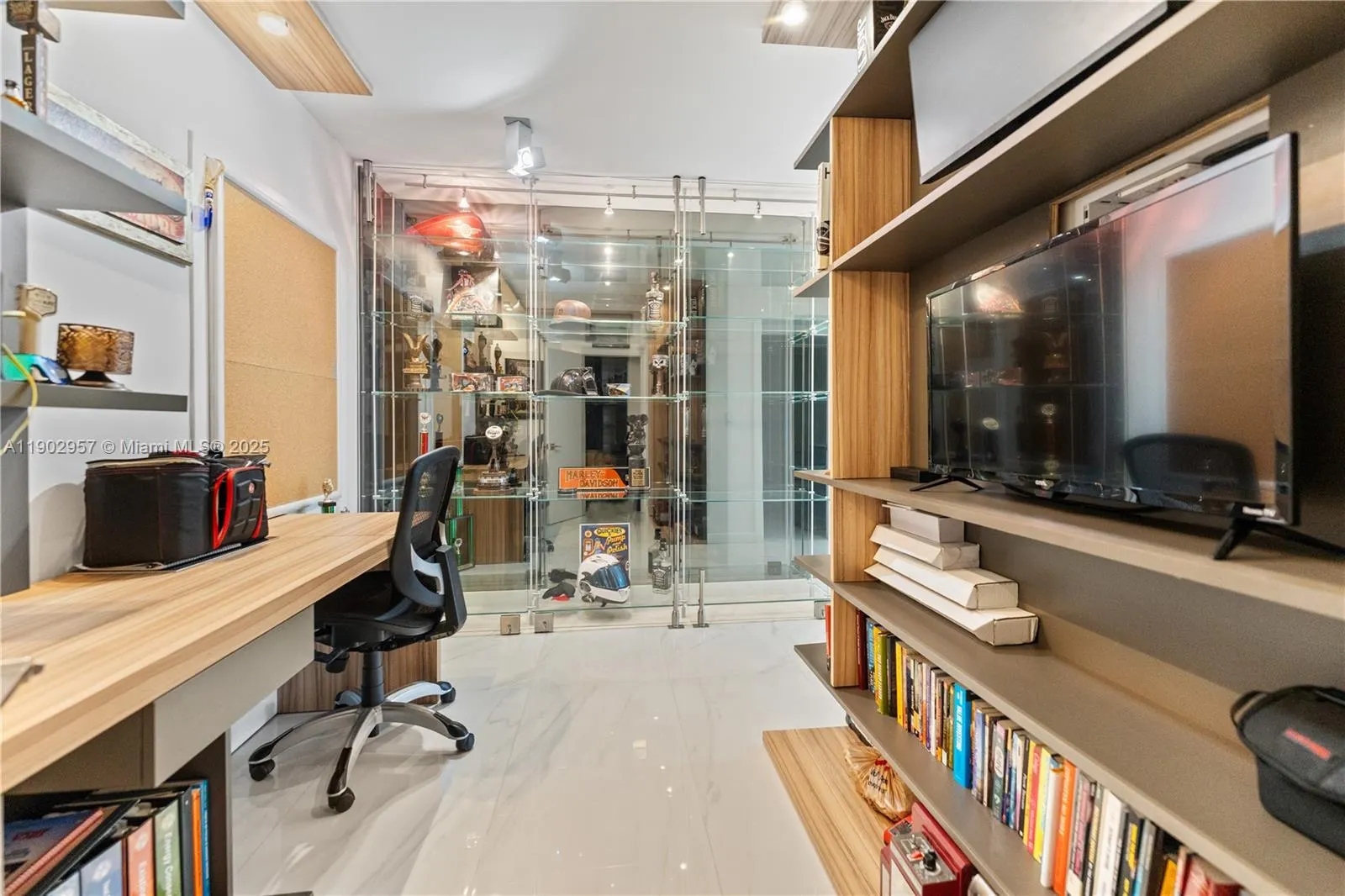 5660 Collins Ave, #2A