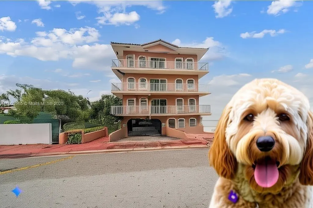 9008 Collins Ave, #402