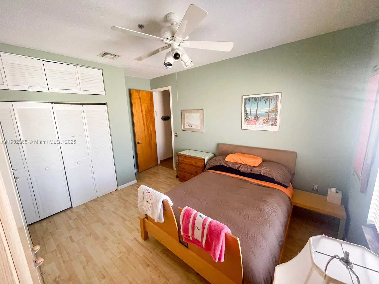 9008 Collins Ave, #402