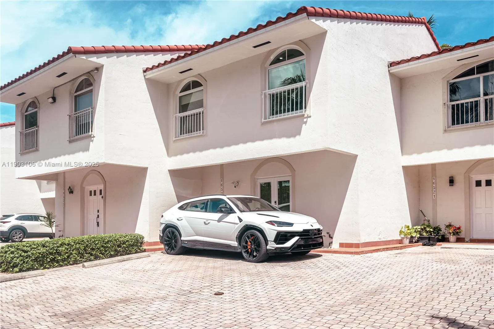 16523 NE 26th Ave, #1B