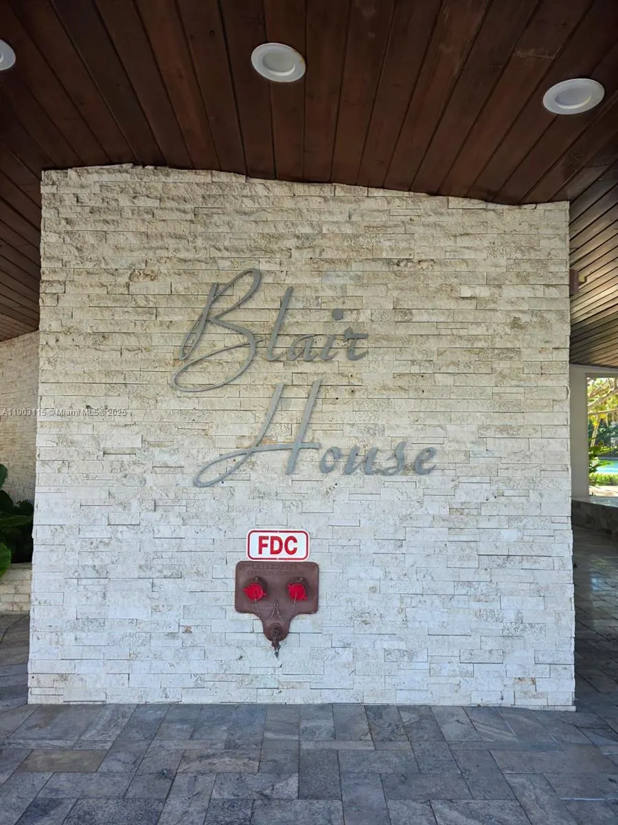 9102 W Bay Harbor Drive, #4-C