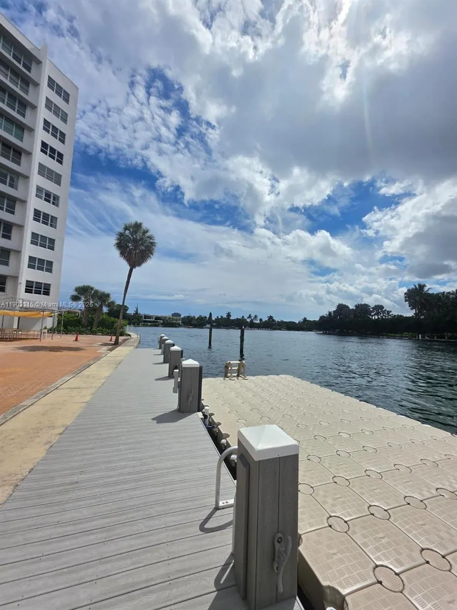 9102 W Bay Harbor Drive, #4-C