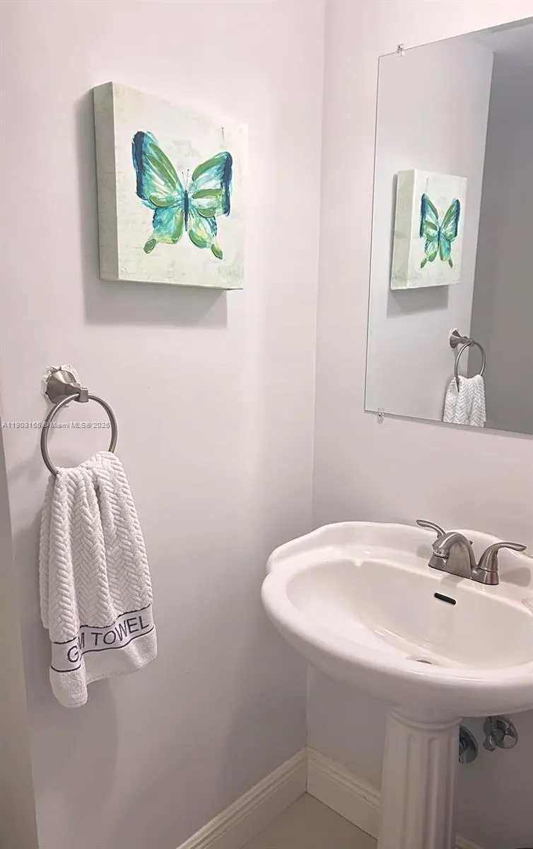 2780 NE 183rd St, #1110