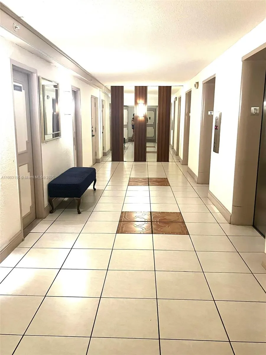 2780 NE 183rd St, #1110