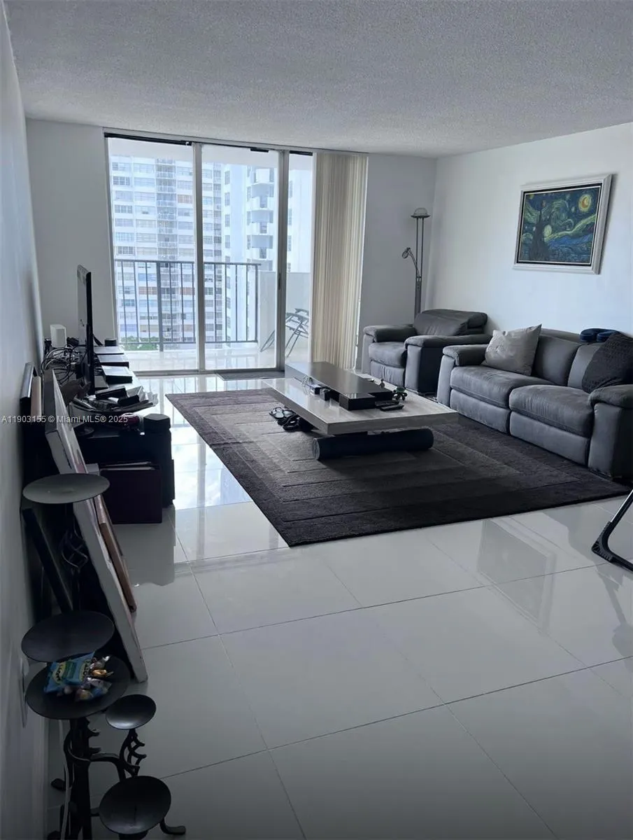 2780 NE 183rd St, #1110