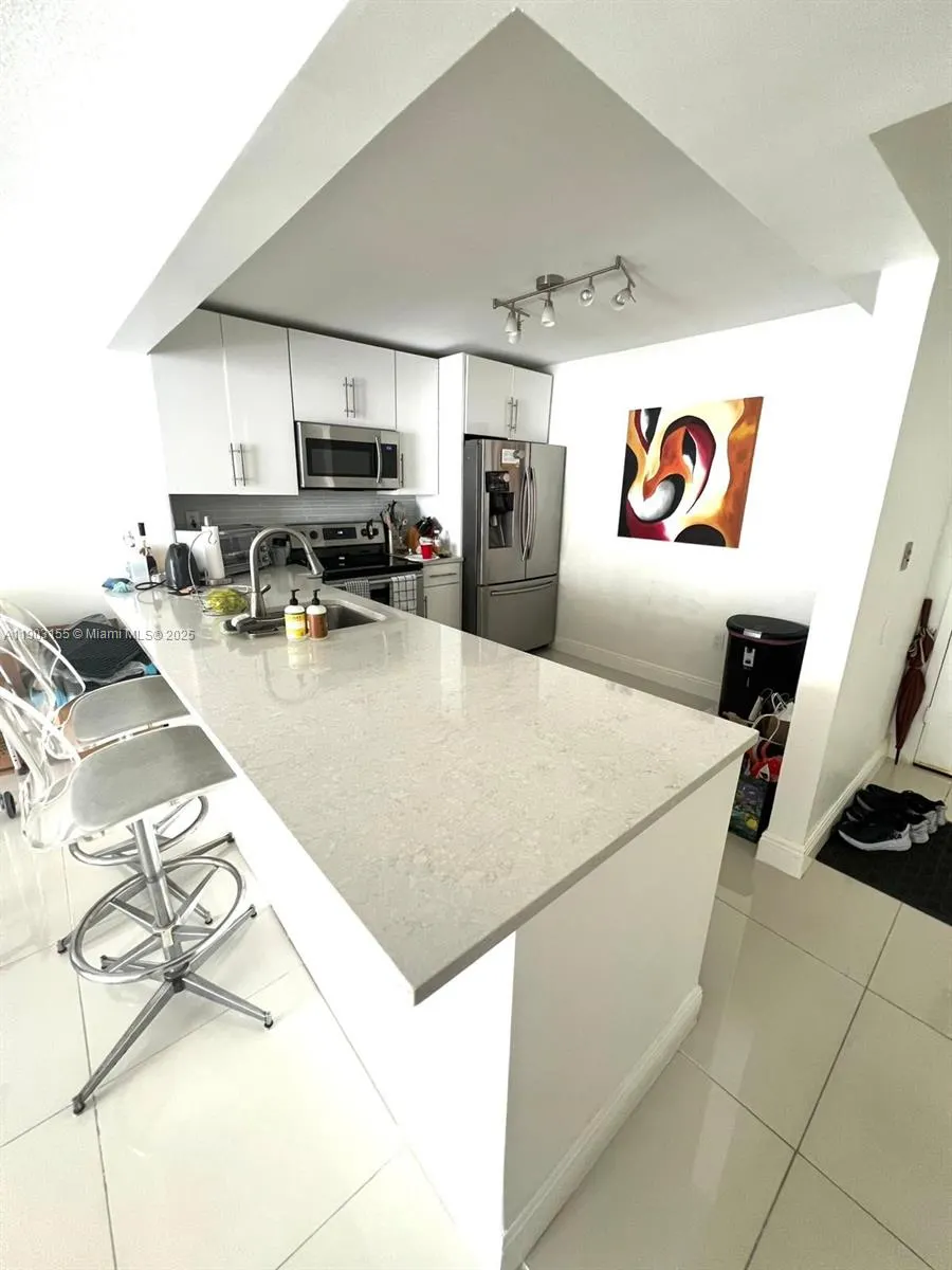 2780 NE 183rd St, #1110