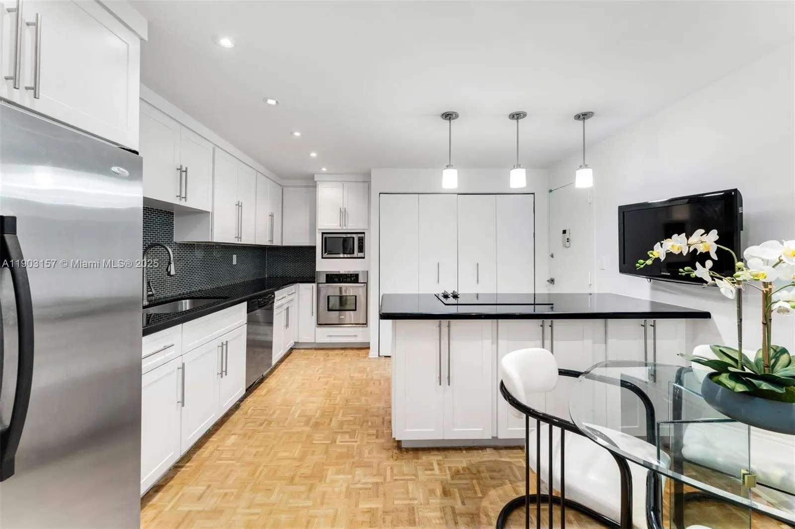 10155 Collins Ave, #307