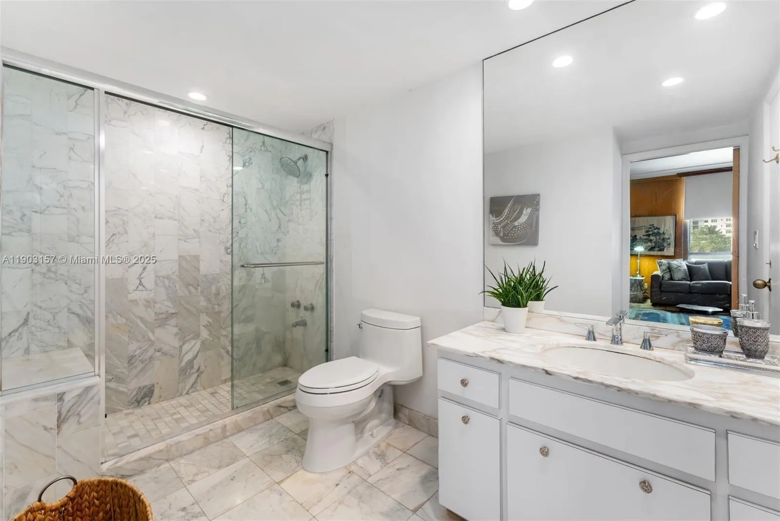 10155 Collins Ave, #307