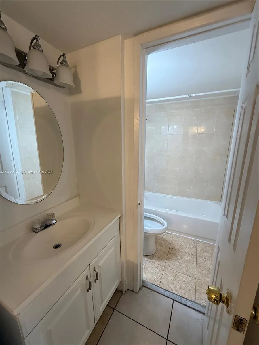 8820 Fontainebleau Blvd, #403