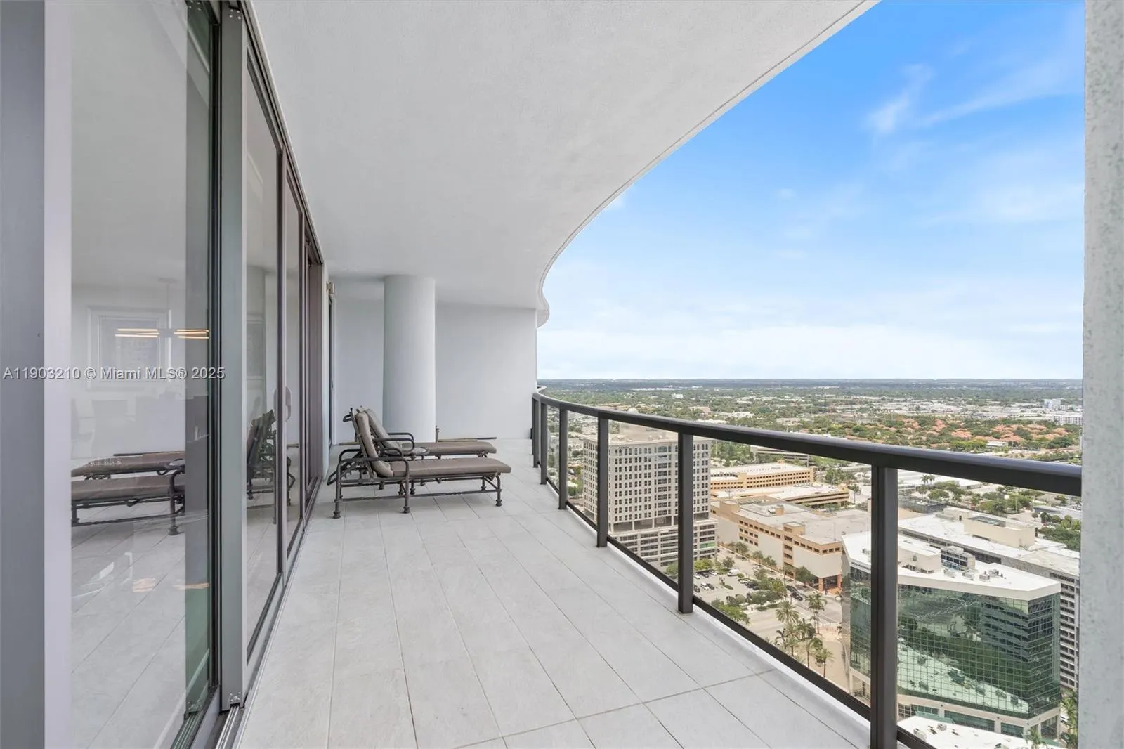 100 E Las Olas Blvd, #3201