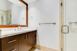 60 Edgewater Dr, #LE