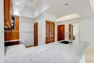 60 Edgewater Dr, #LE