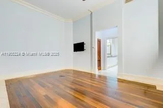 60 Edgewater Dr, #LE