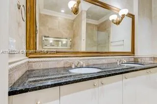 60 Edgewater Dr, #LE