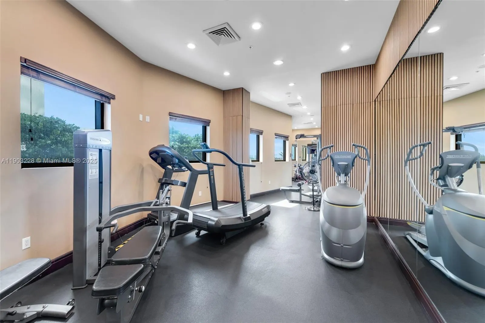 16275 Collins Ave, #1604