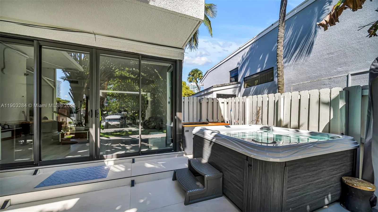 300 Poinciana Dr, #702