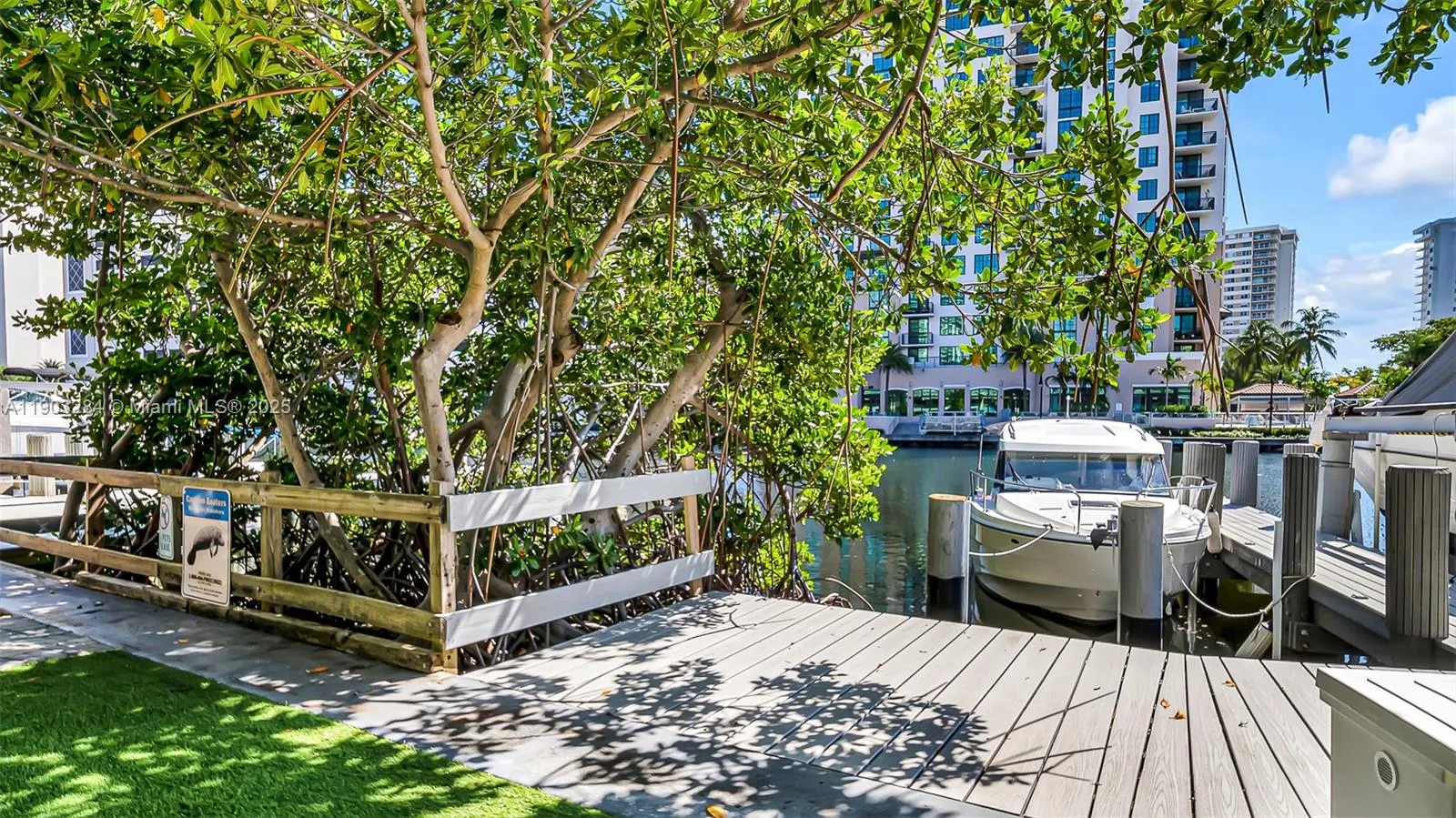 300 Poinciana Dr, #702