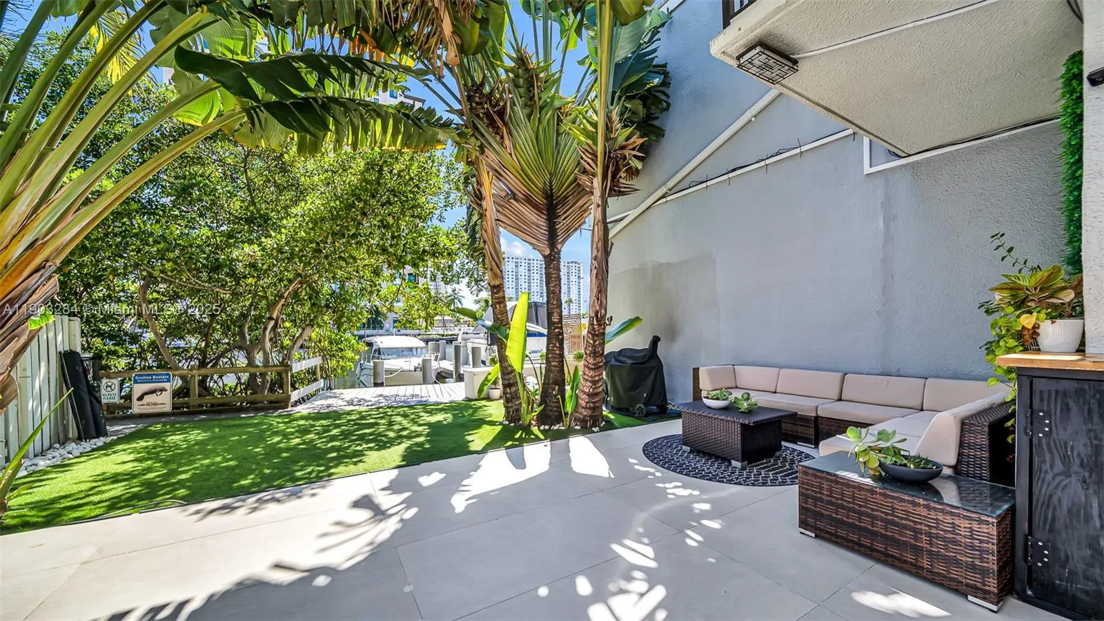 300 Poinciana Dr, #702