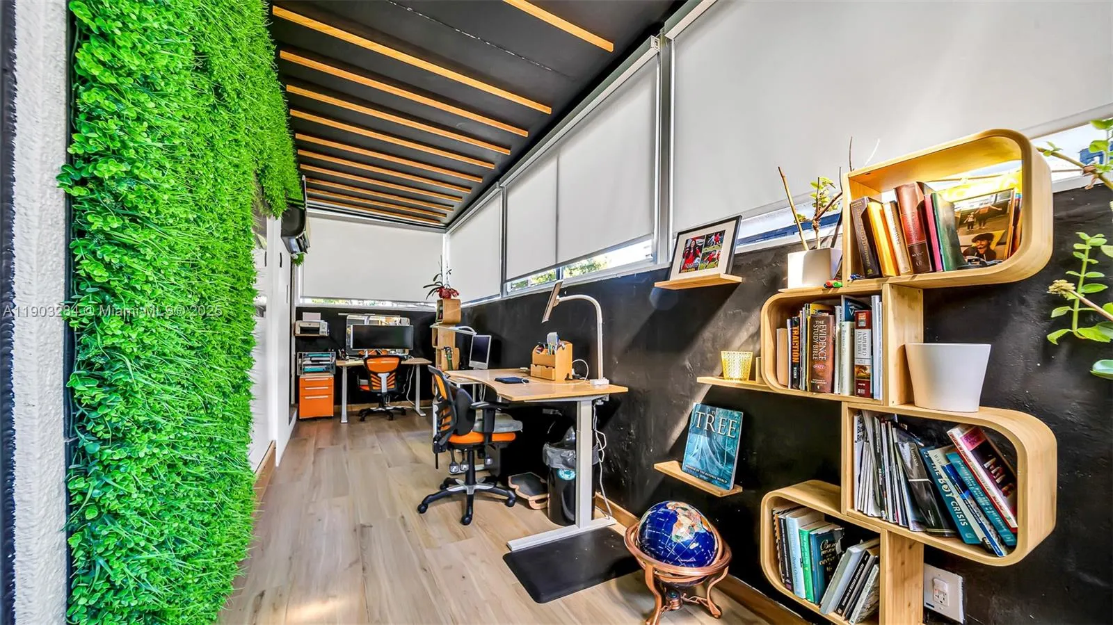 300 Poinciana Dr, #702