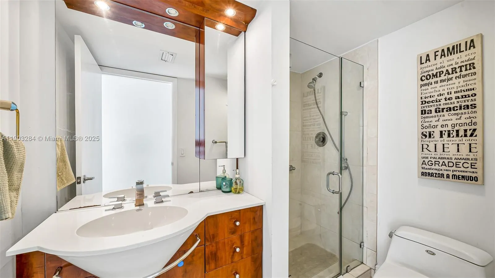 300 Poinciana Dr, #702