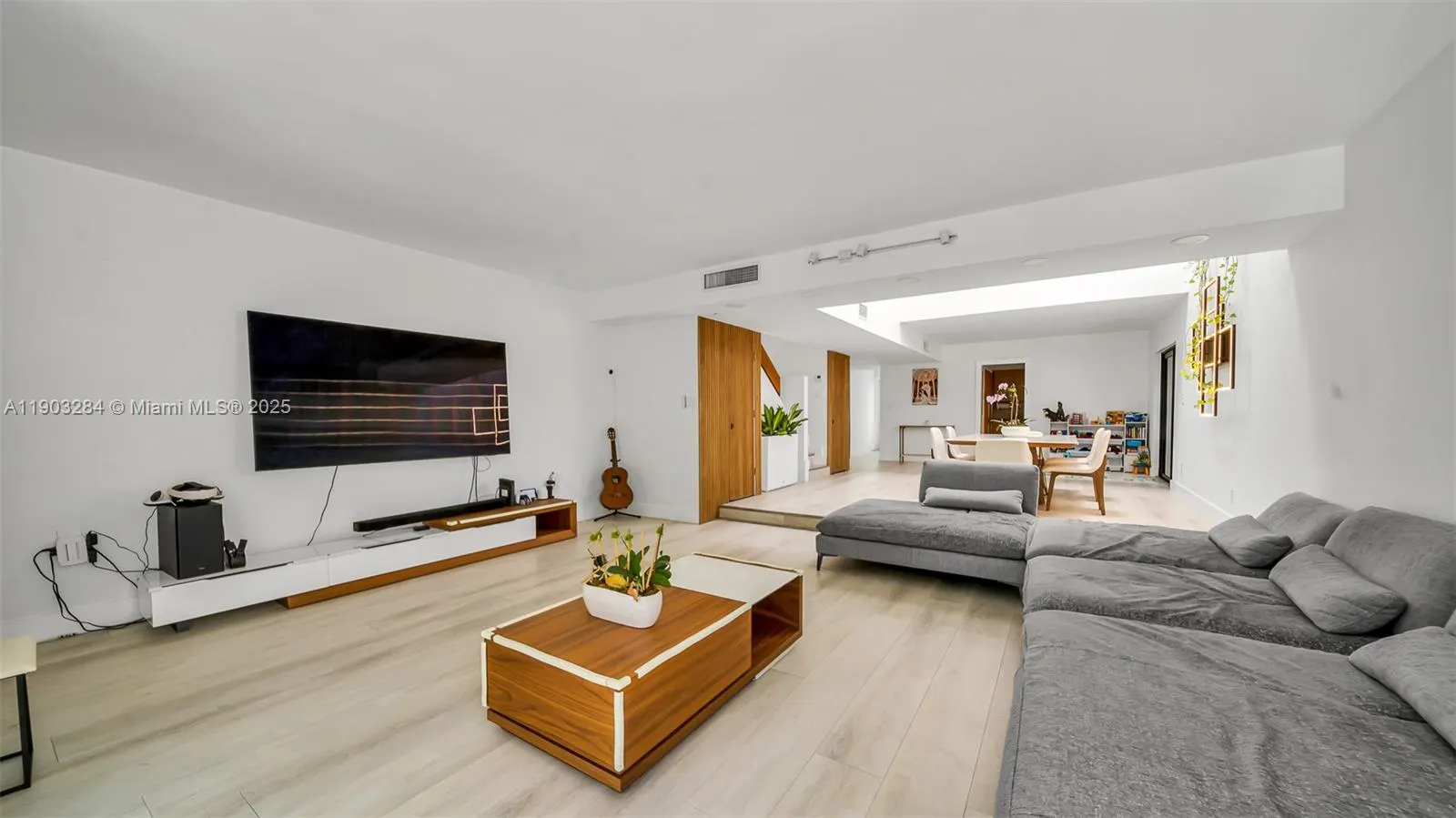 300 Poinciana Dr, #702