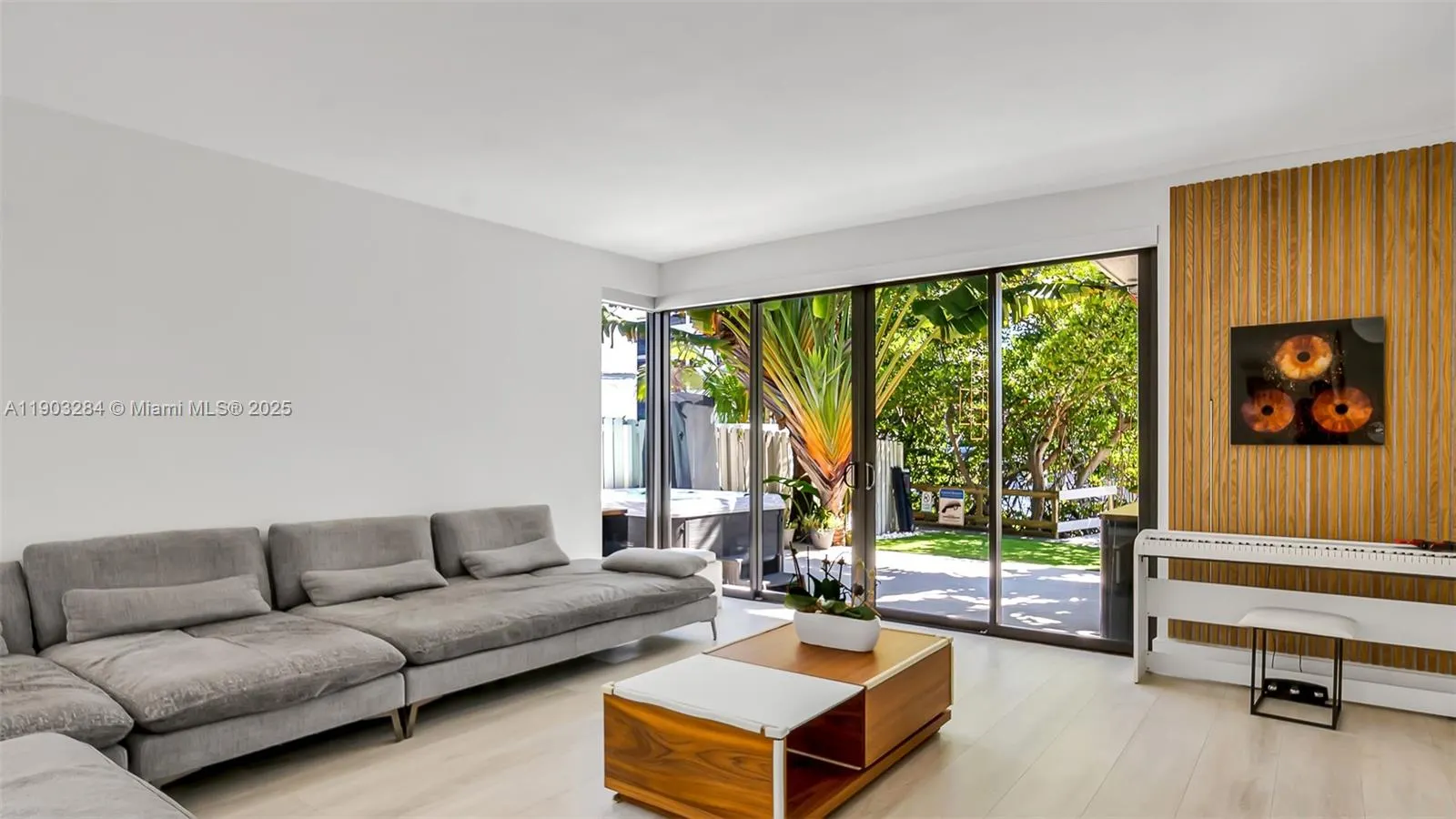 300 Poinciana Dr, #702