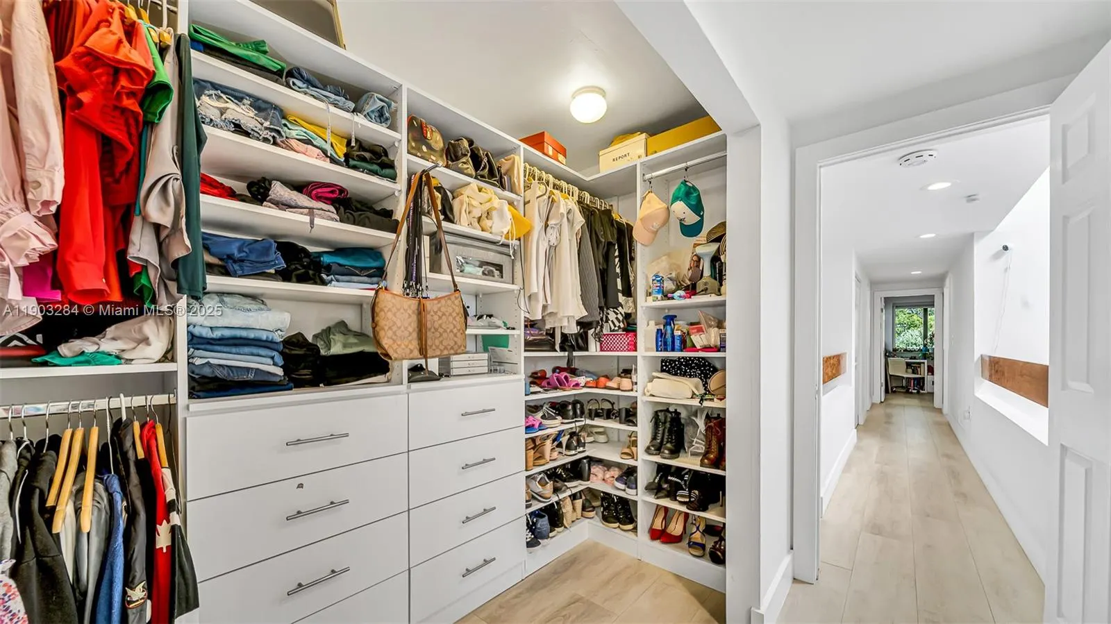 300 Poinciana Dr, #702