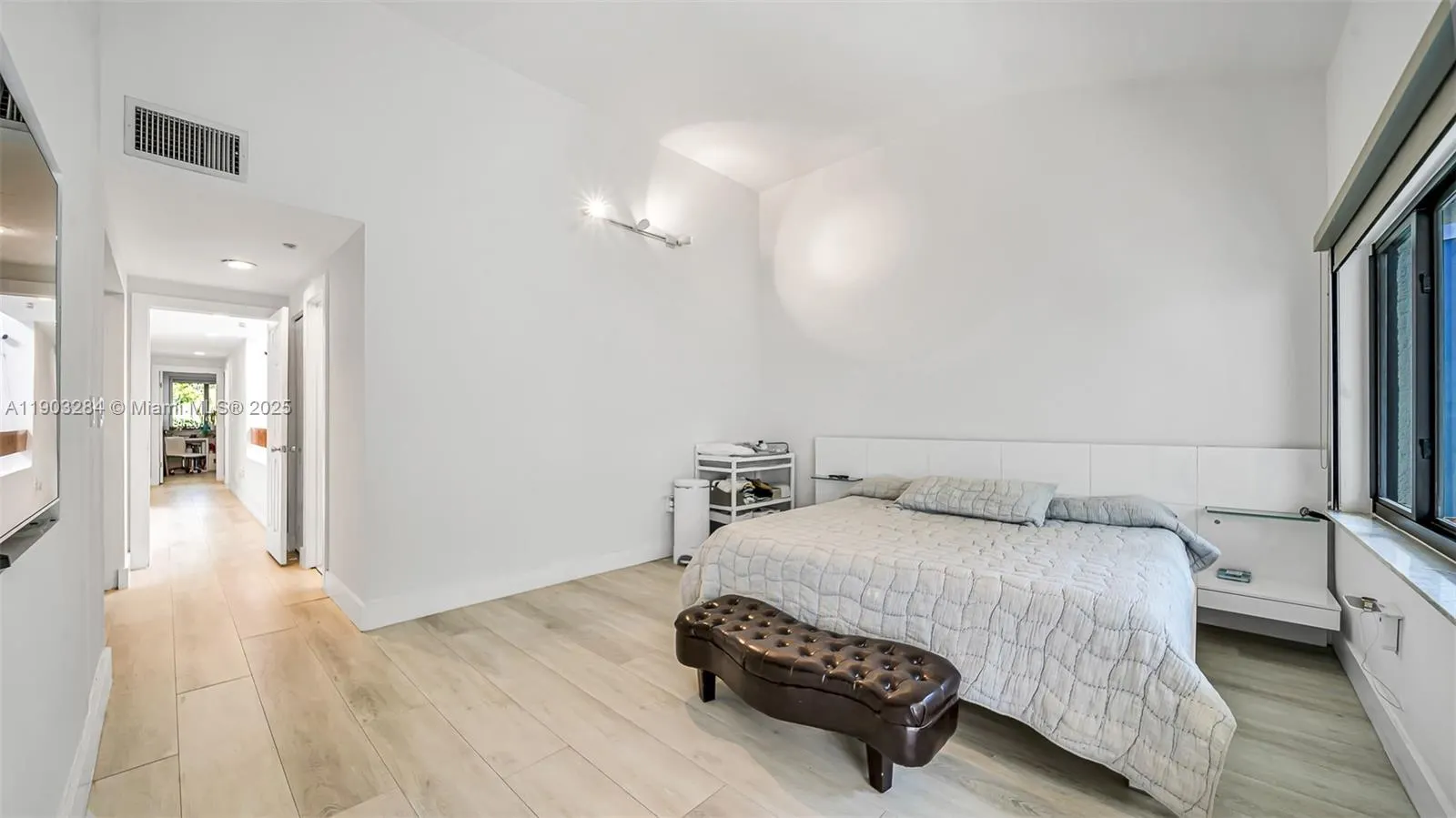 300 Poinciana Dr, #702