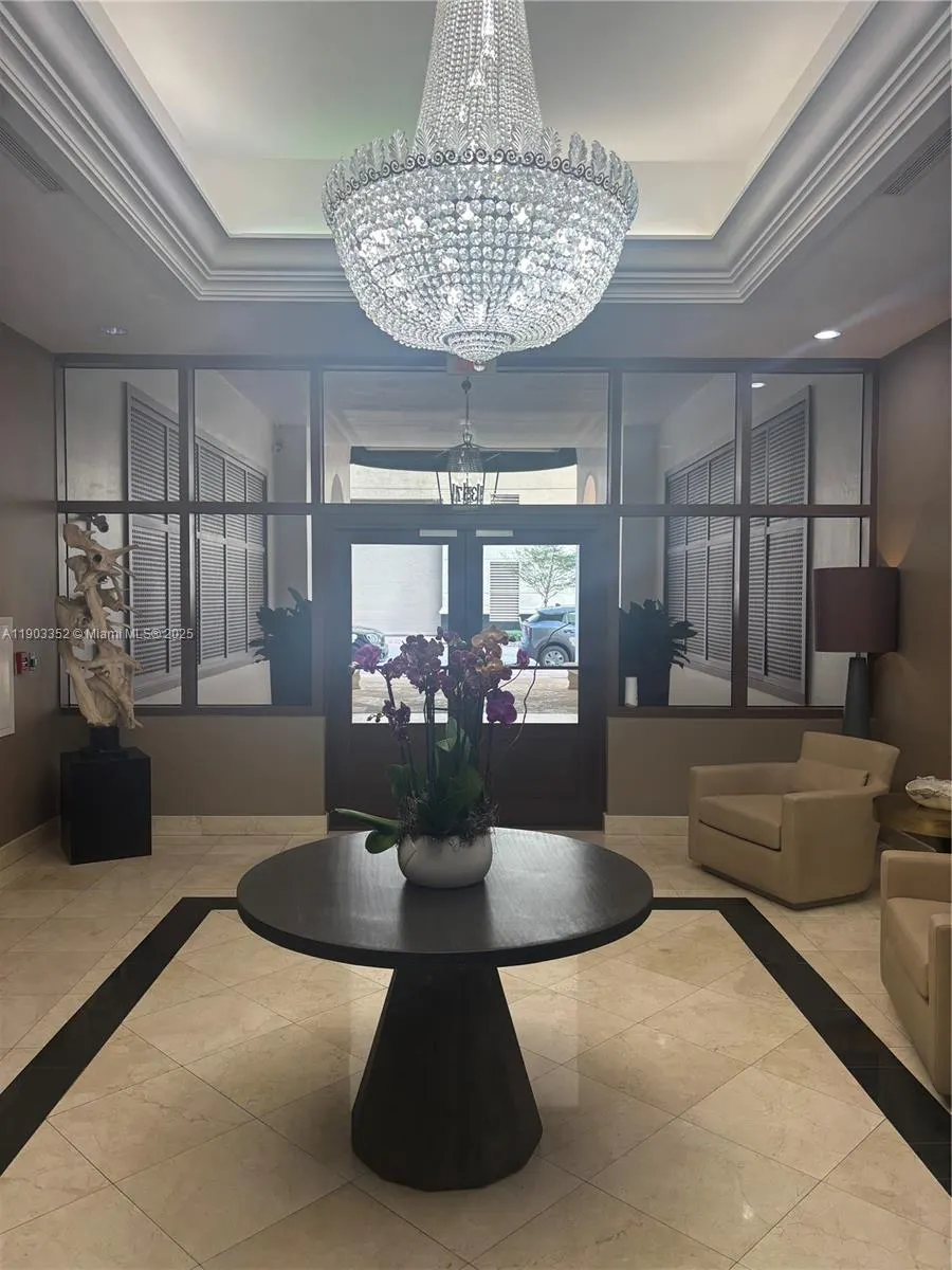 357 Almeria Ave, #906