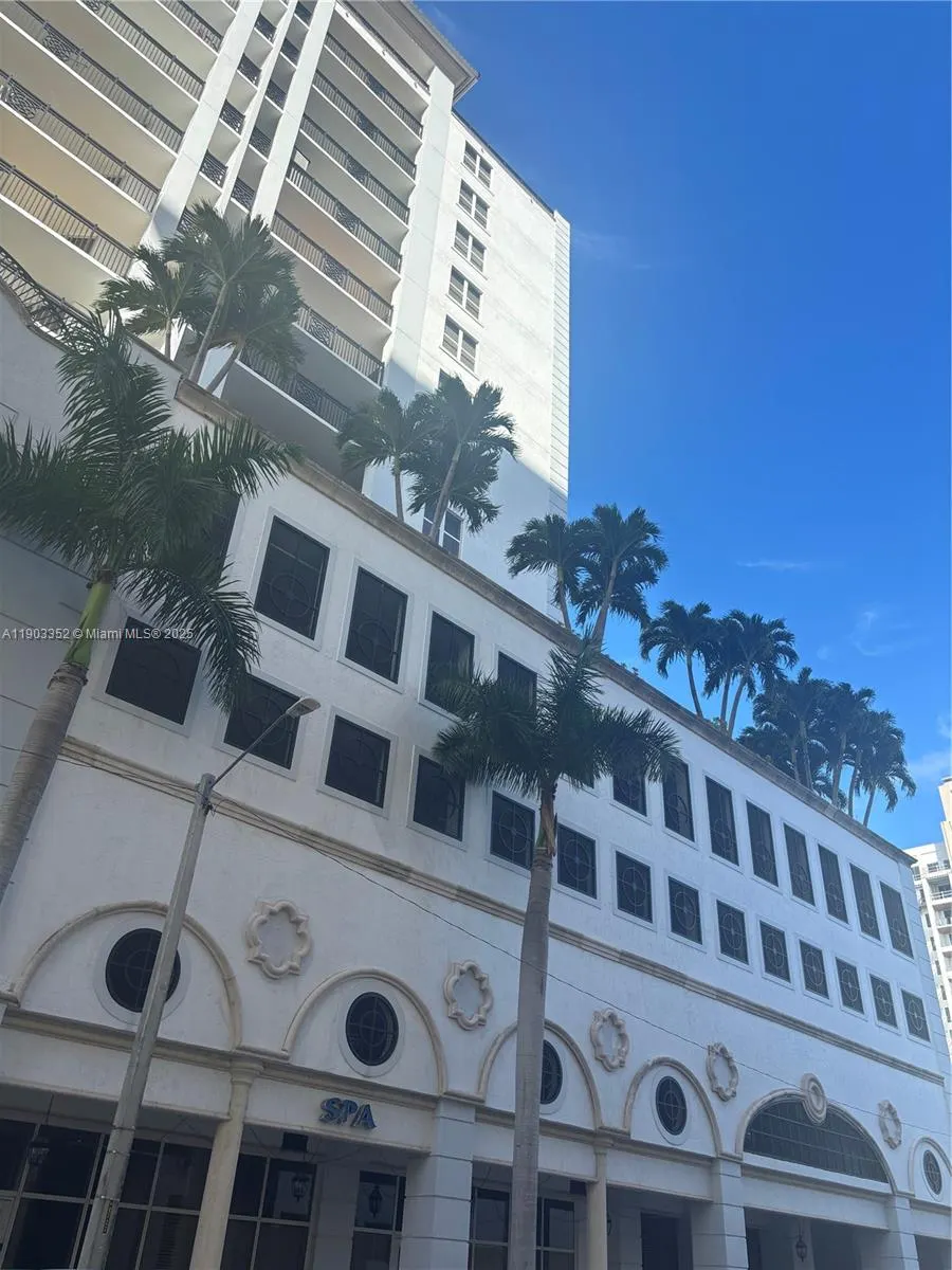 357 Almeria Ave, #906