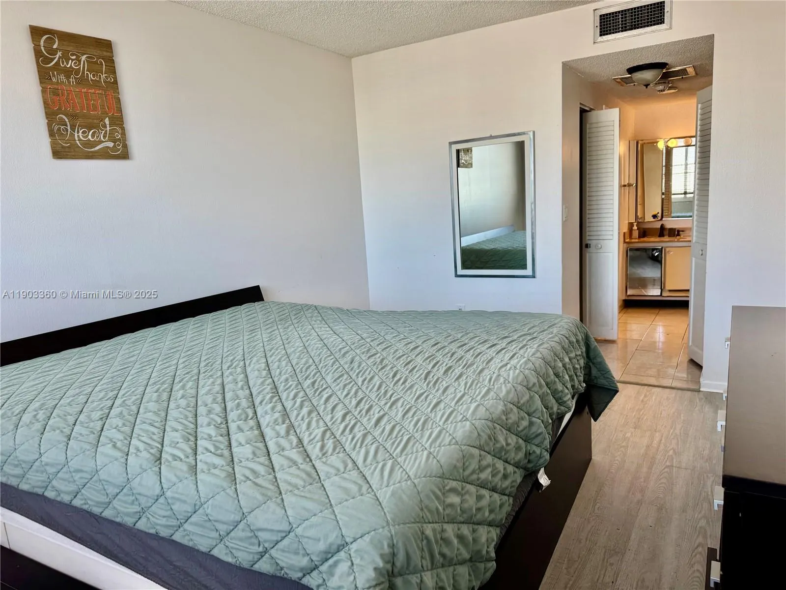 300 Bayview Dr, #1903