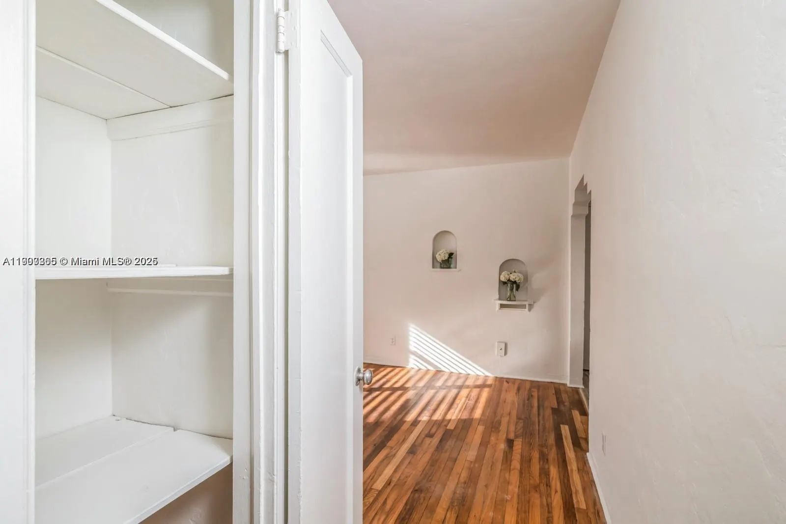 23 Phoenetia Ave, #1