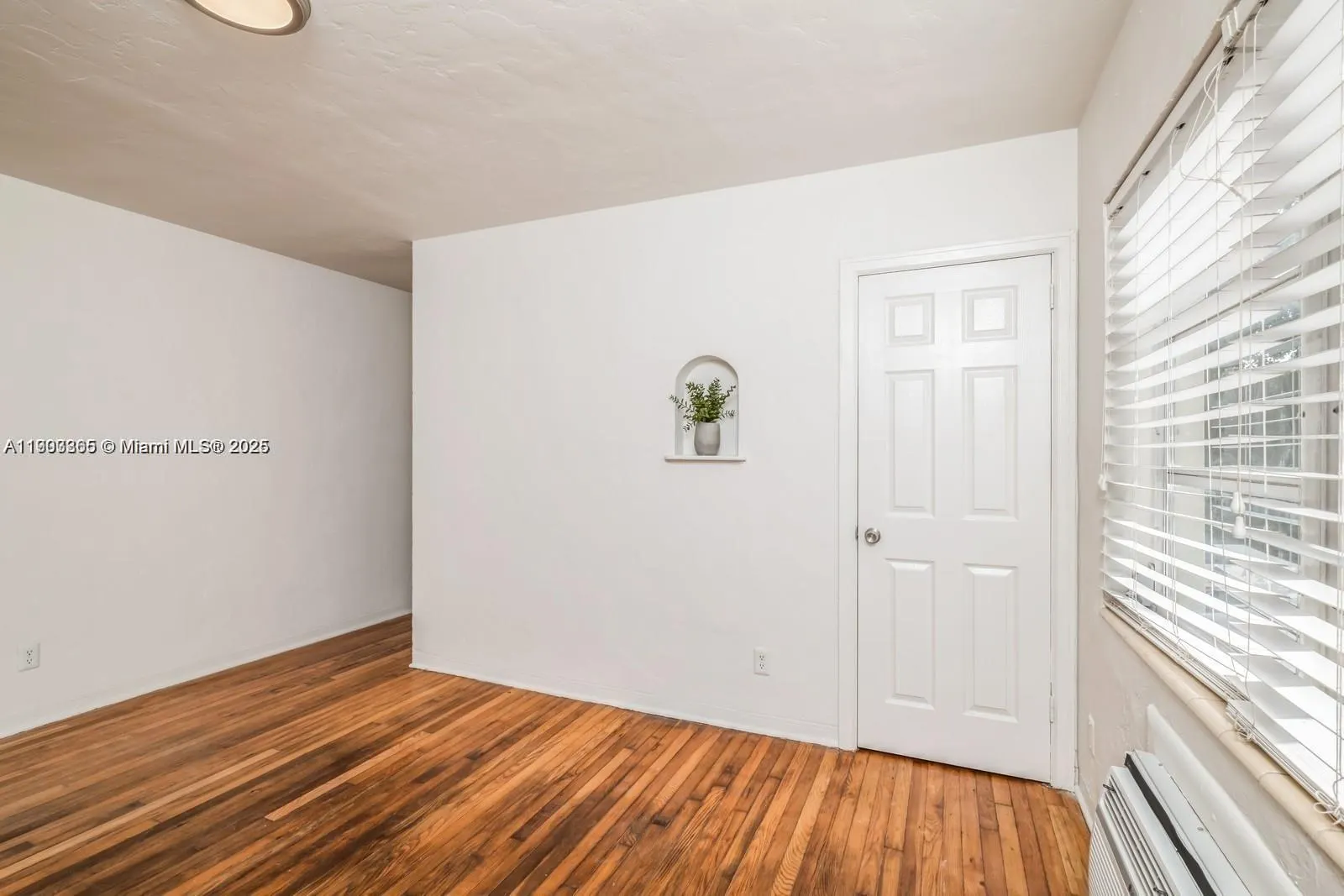 23 Phoenetia Ave, #1