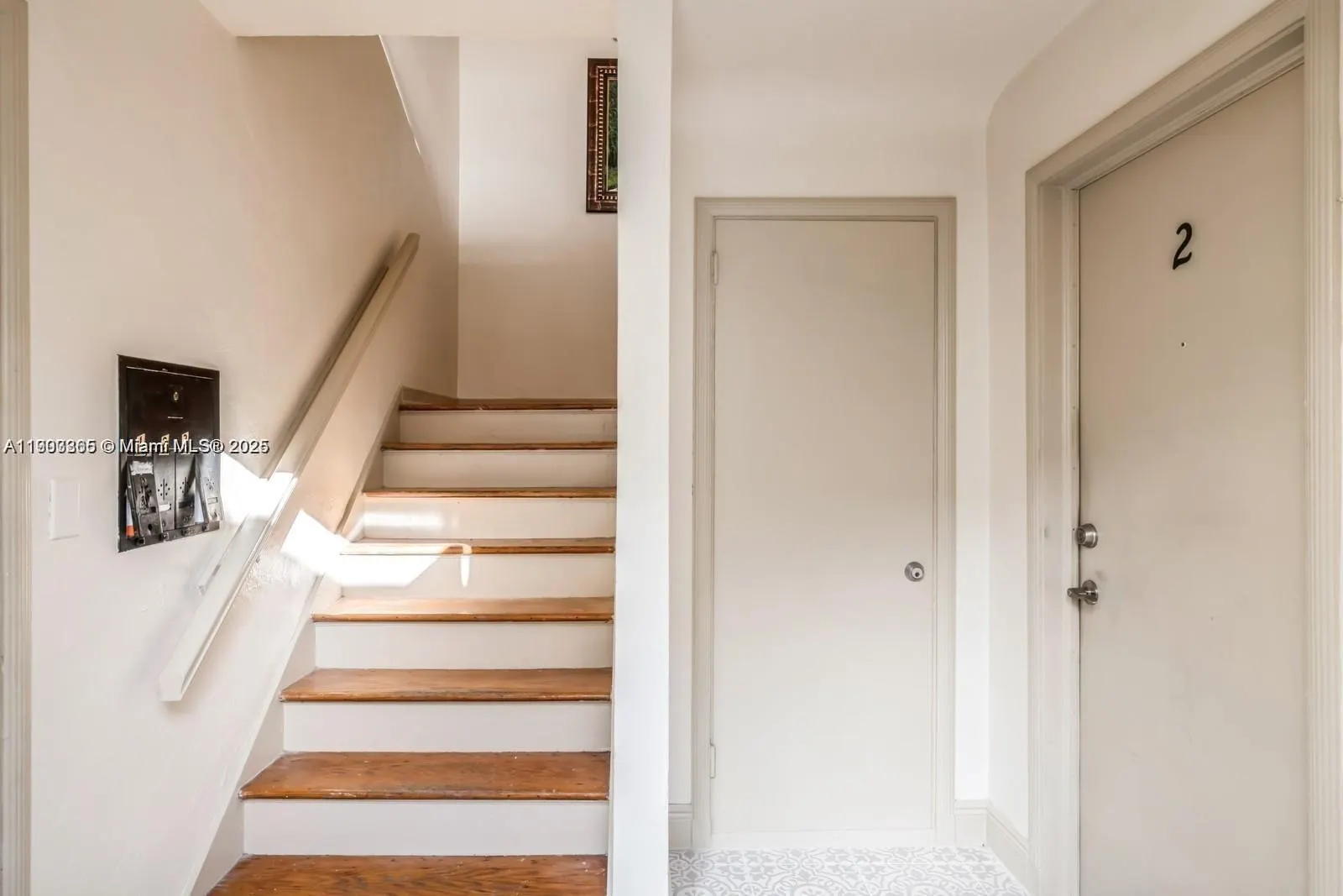 23 Phoenetia Ave, #1