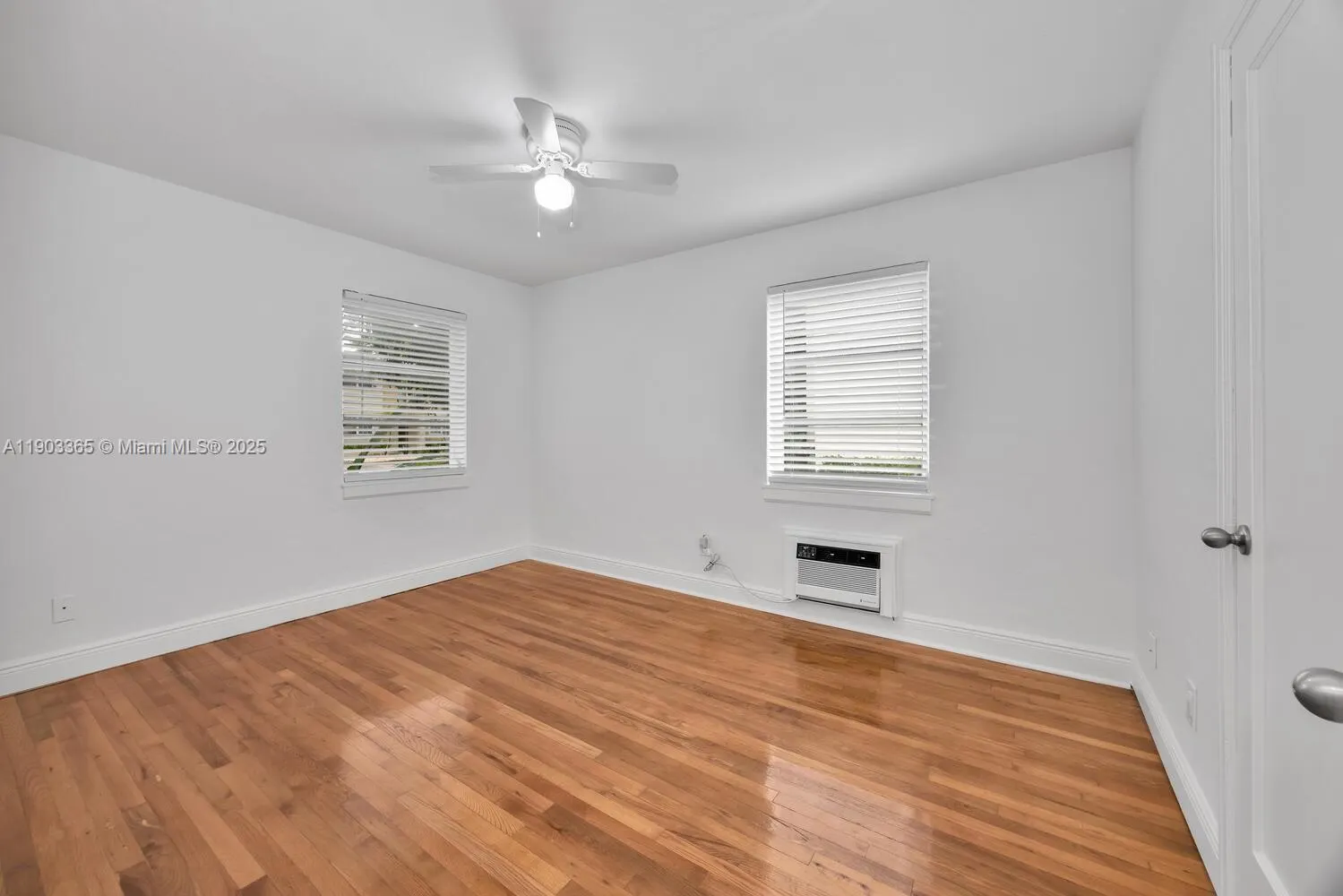 23 Phoenetia Ave, #1