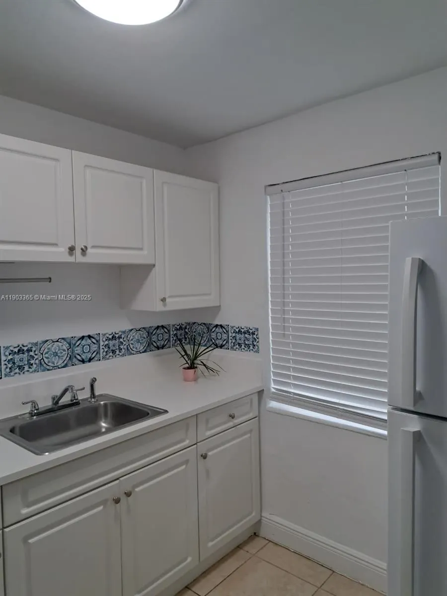 23 Phoenetia Ave, #1