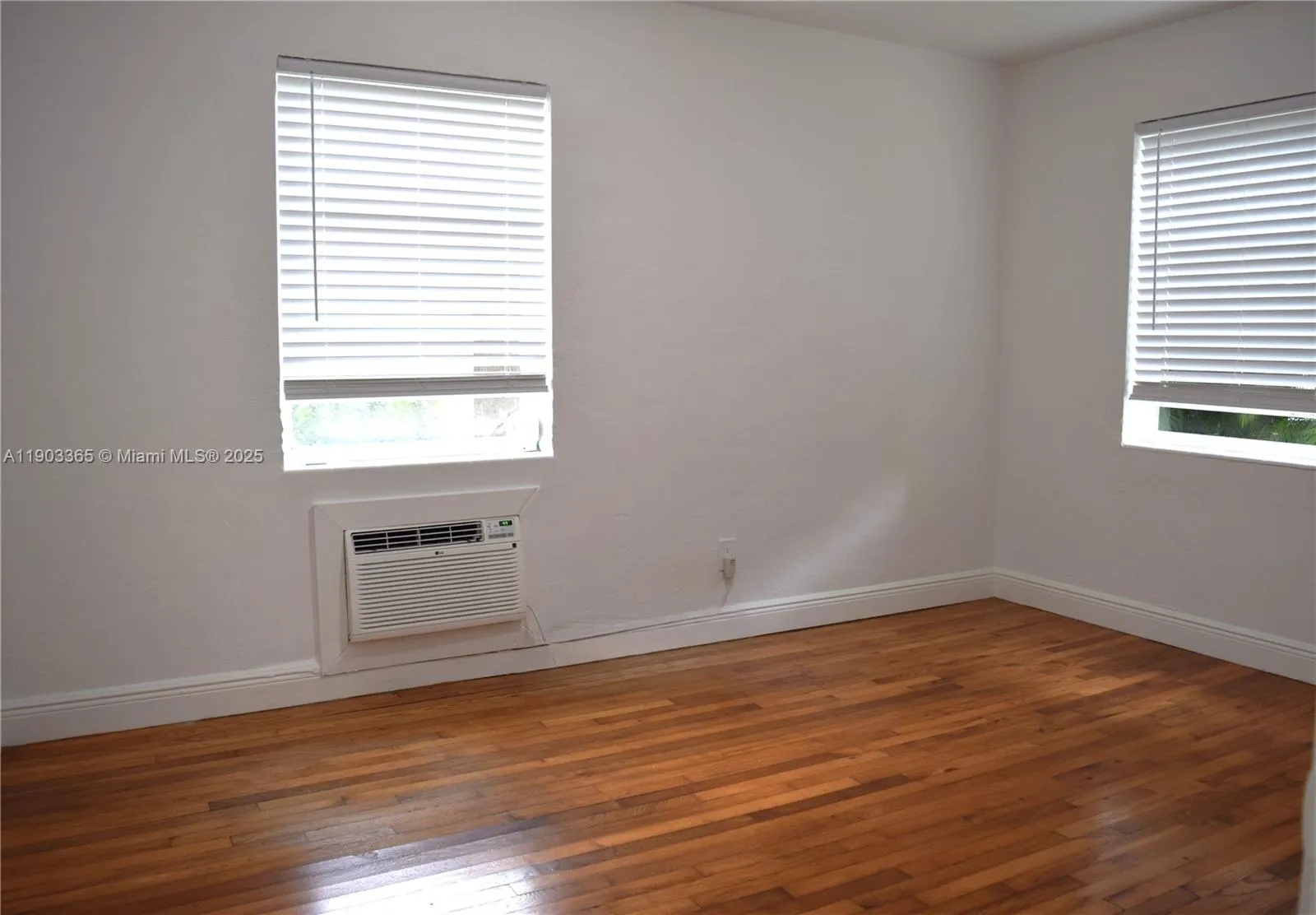 23 Phoenetia Ave, #1