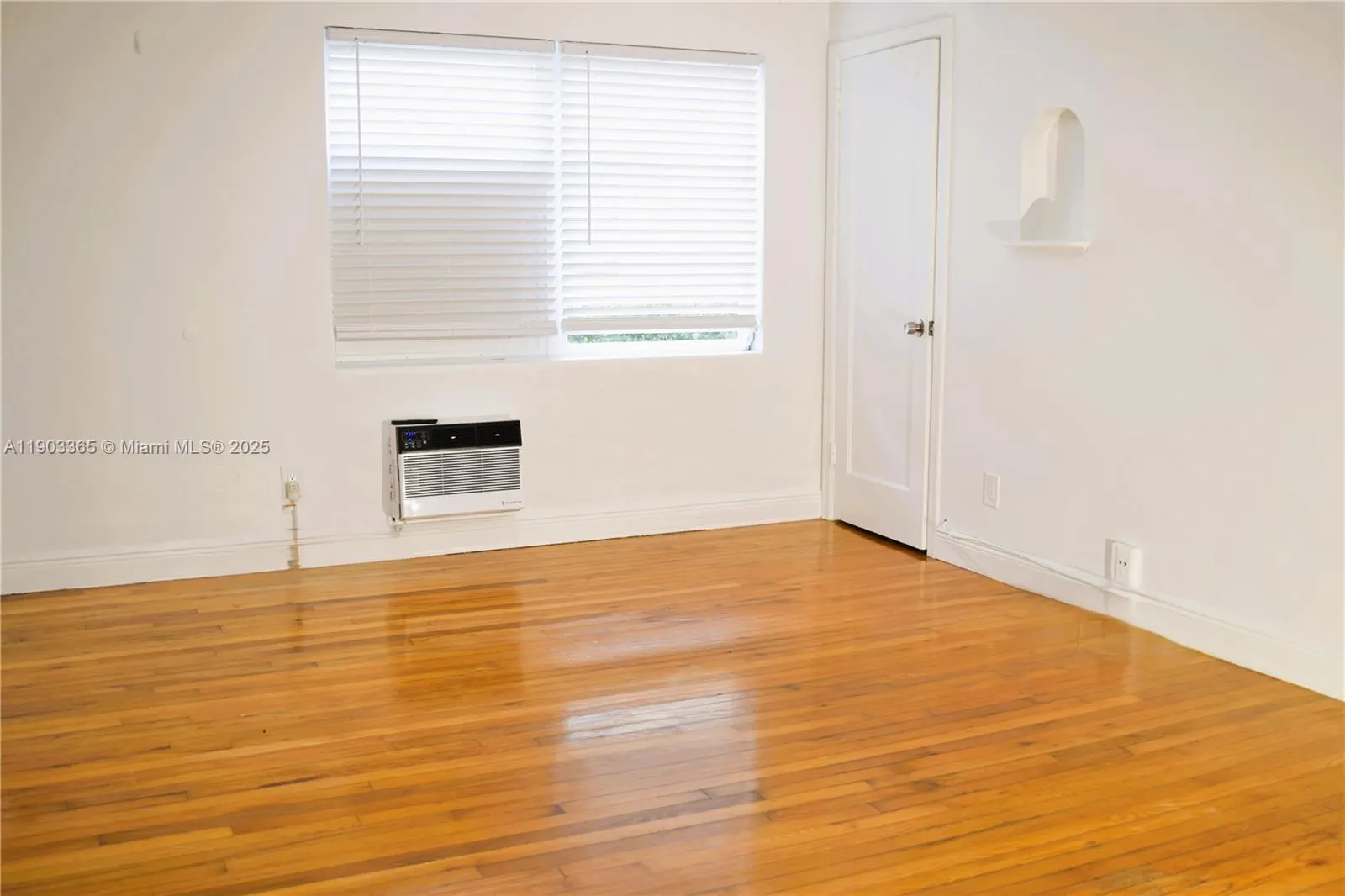 23 Phoenetia Ave, #1