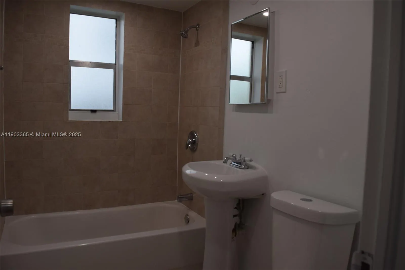 23 Phoenetia Ave, #1